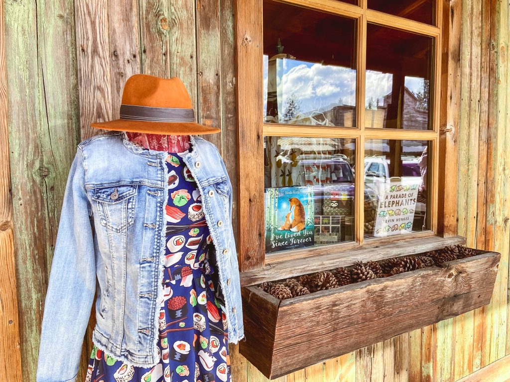 The French Quail Boutique Winthrop WA offers impeccable, hand-picked women’s clothing and locally made jewelry. We have a huge variety of sterling silver pieces in unique styles. There a diverse selection of earrings, necklaces, rings, and bracelets in all price ranges. If you’re shopping for gifts we offer luxury lotions, quality soaps and candles. Our store here in Winthrop, The French Quail, features a unique variety of women’s clothing as well as accessories. We have a large selection of baby boutique clothing. You’ll find a surprising variety of inspiring books. Please visit our sister store Simply Found A Boutique in Leavenworth WA 833 Front Street where we also offer unique leather shoes.