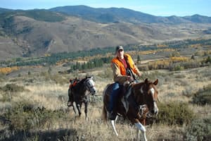 Chewuch river guest ranch lodging horseback riding cattle