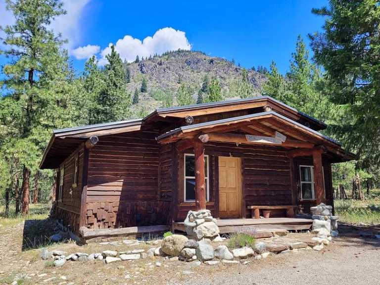 Mazama Trails Cabins 768x576