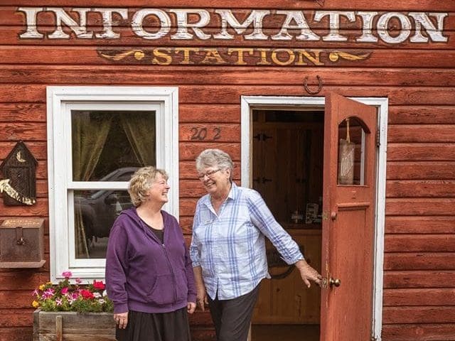 winthrop washington contact us photo by Anne Young